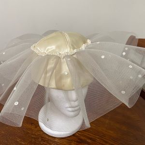 Fancy hat with pearls